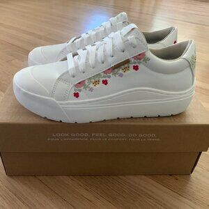 Women's Time Off Sneaker White Multicolor Size 6.5